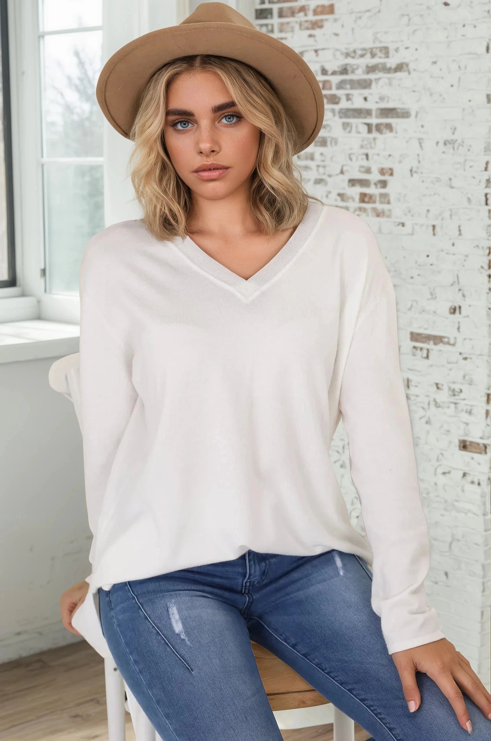 Mayanna Jumper - Light Weight V Neck Knit Jumper with Side Splits in Cream
